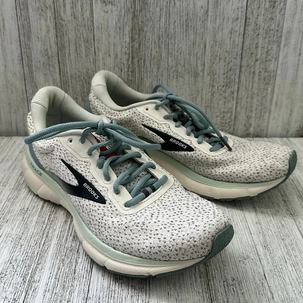 BROOKS TRACE Women’s Running Shoes Sneakers Whisper White Aqua Blue Size 9.5